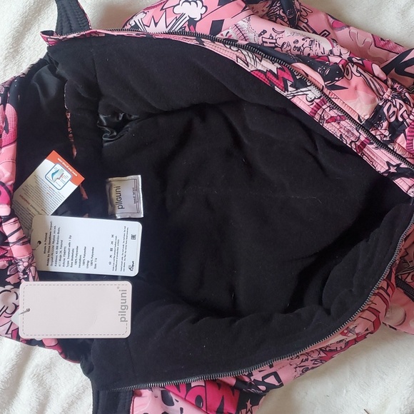 Pilguni girls pink and black snowsuit and gloves. - Picture 9 of 16